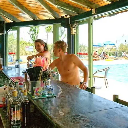 Vicky Aparthotel