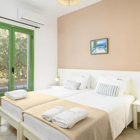 Vicky Aparthotel 3*